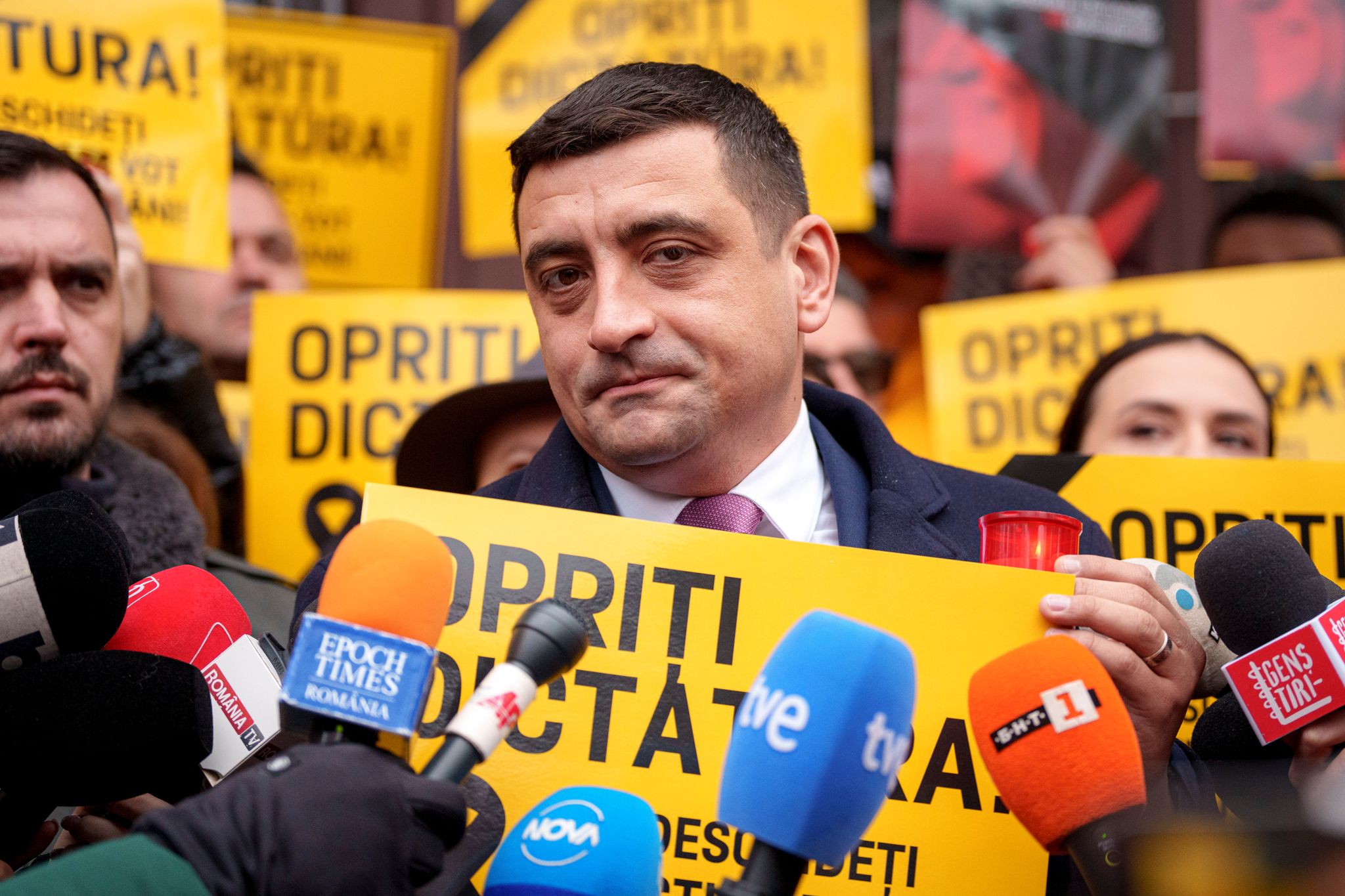 Präsidentenwahl in Rumänien: Rechtspopulist mit Abstand vorn