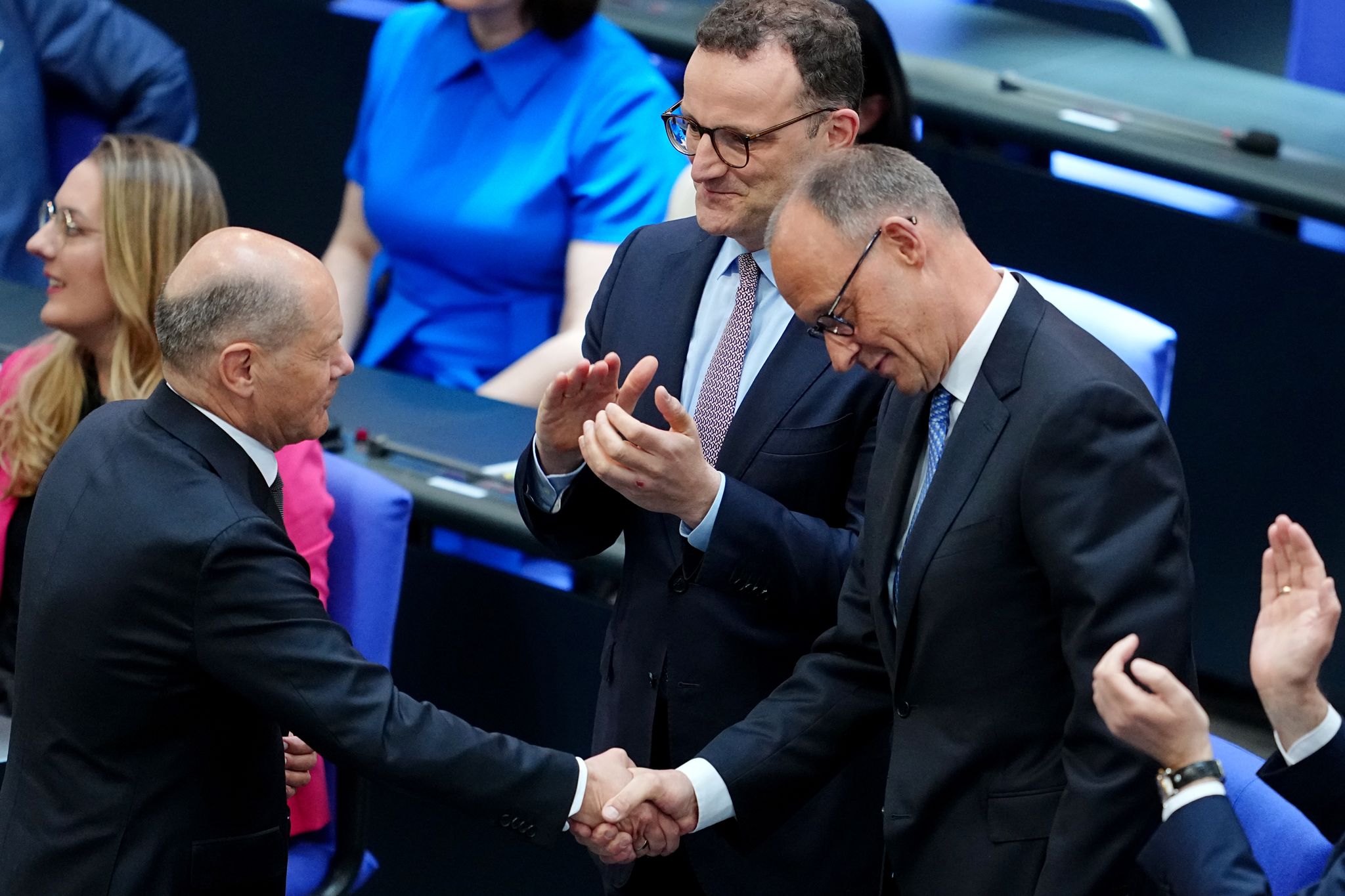 Deutschland hat neuen Kanzler Merz – Start mit Hindernissen