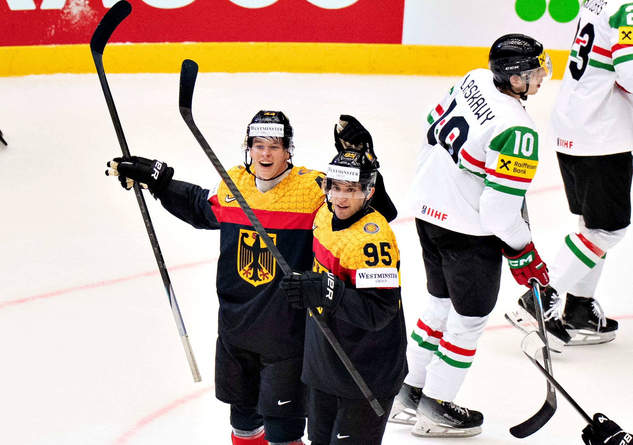 Torfestival auch ohne Stützle: DEB siegt zum WM-Auftakt