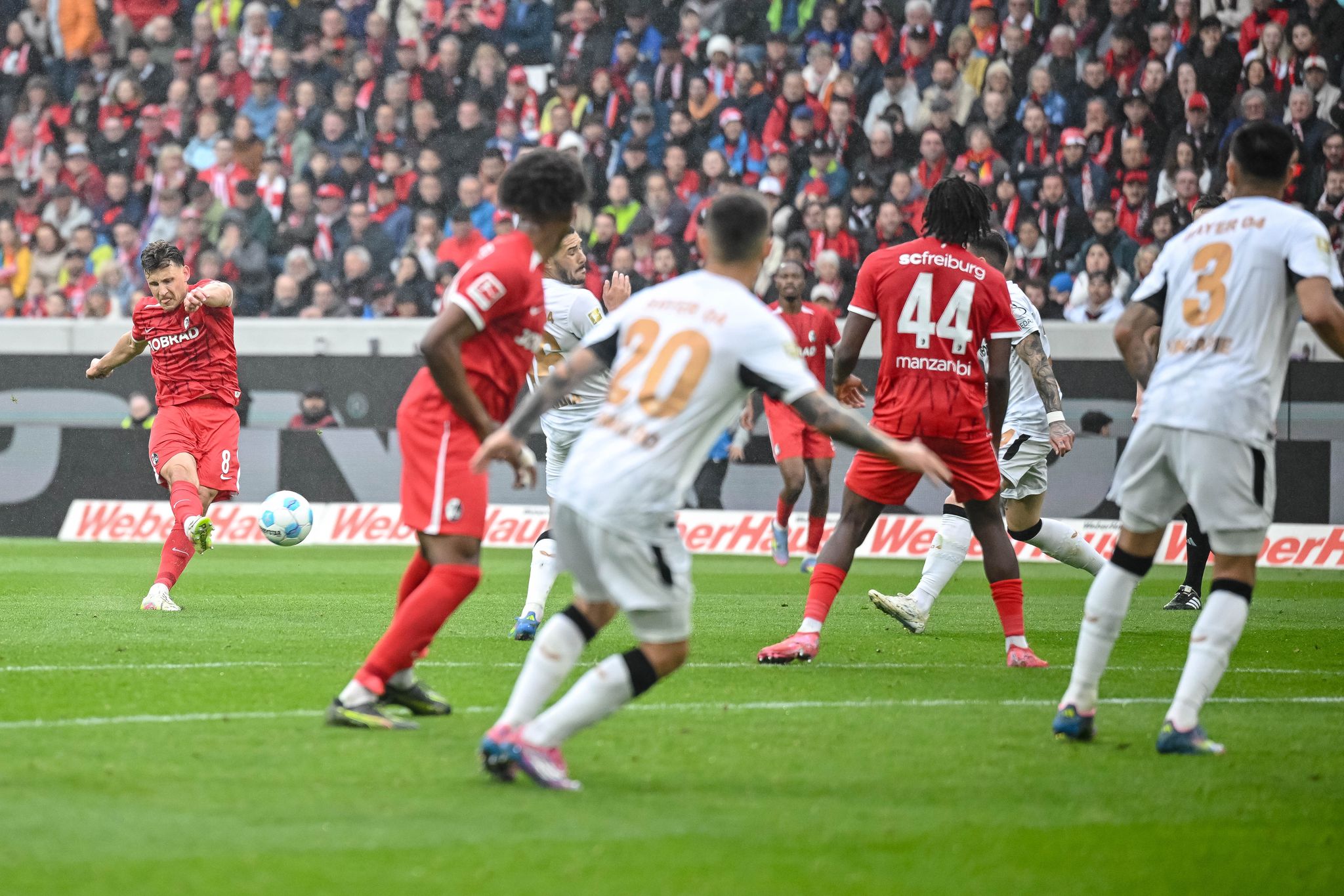 Freiburg entthront Leverkusen,doch Bayer bleibt ungeschlagen