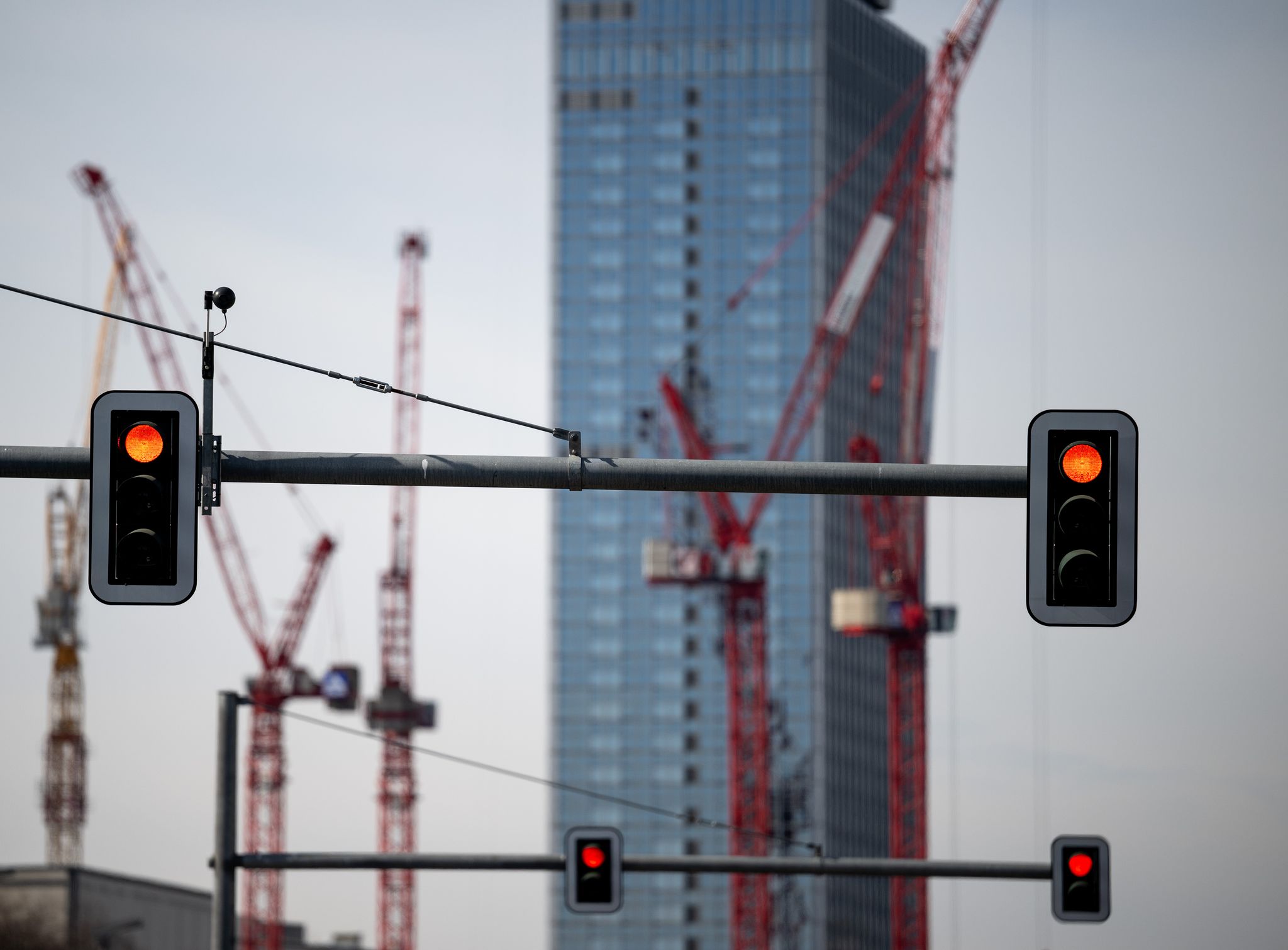 Deutsche Wirtschaft stagniert, Experten warnen vor anhaltender Schwächephase