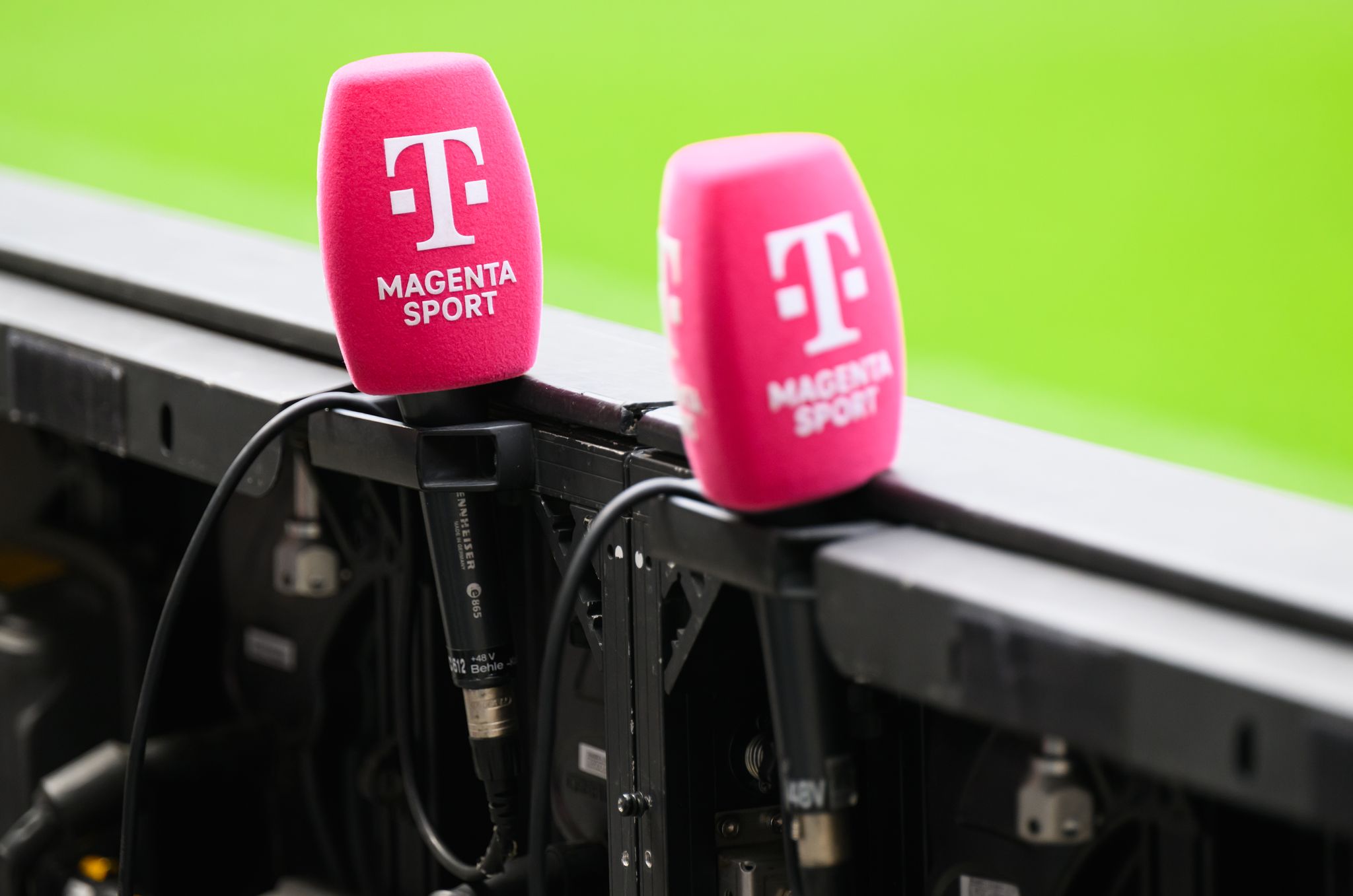 Telekom sichert sich Übertragungsrechte für Fußball-WM 2026