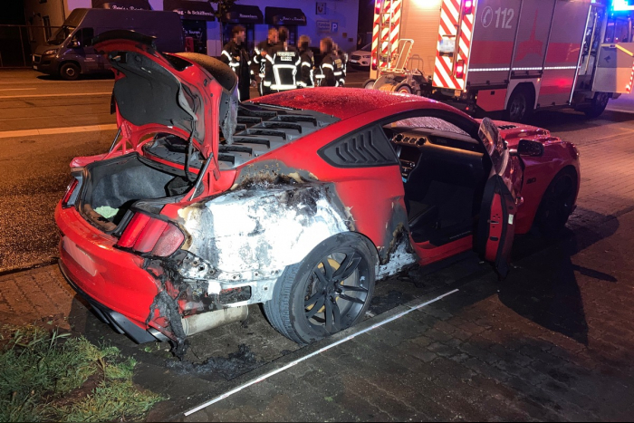 Brandstiftung an Ford Mustang in Kassel