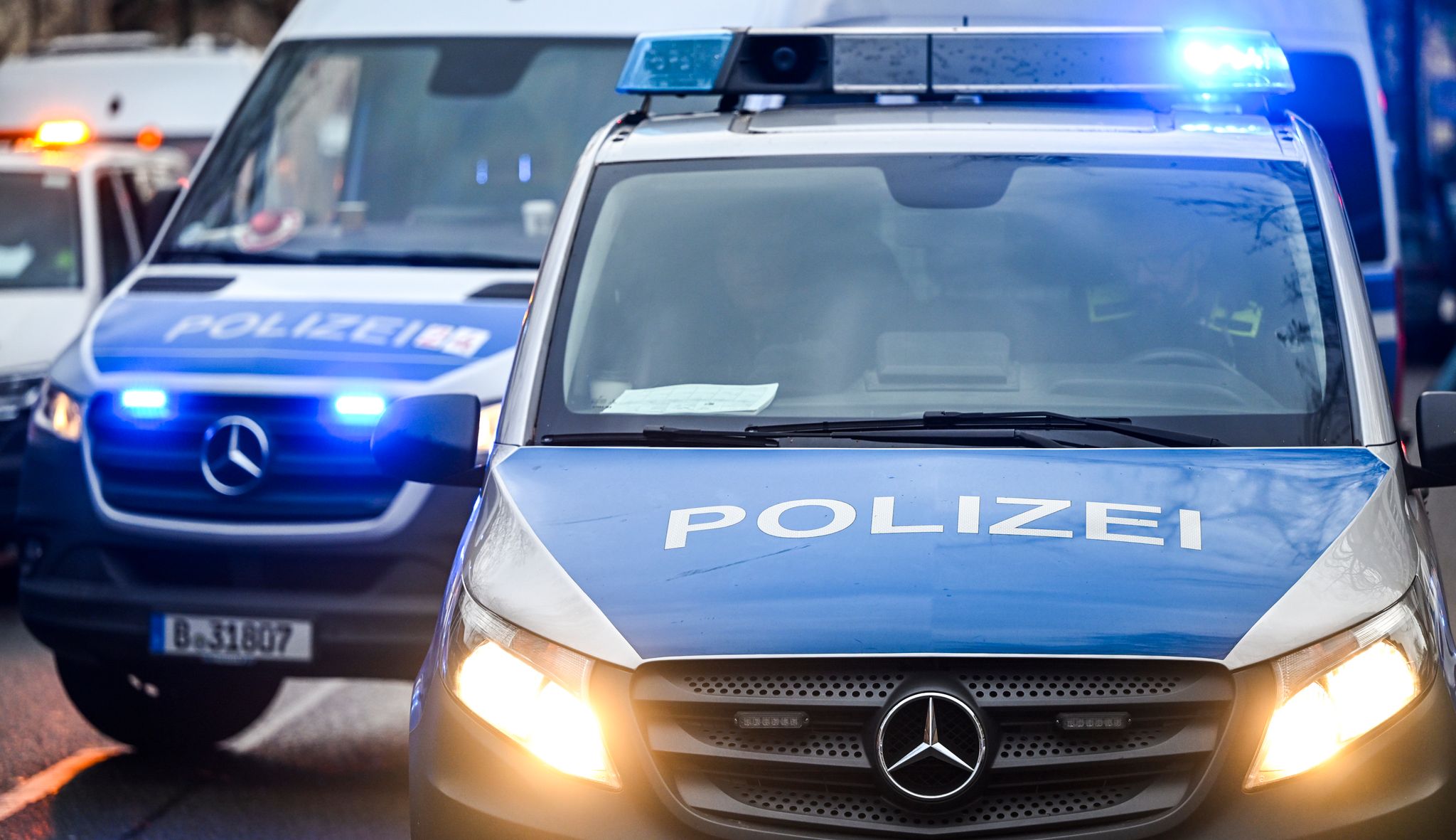 Polizist findet toten Säugling am Gehweg in Berlin-Neukölln