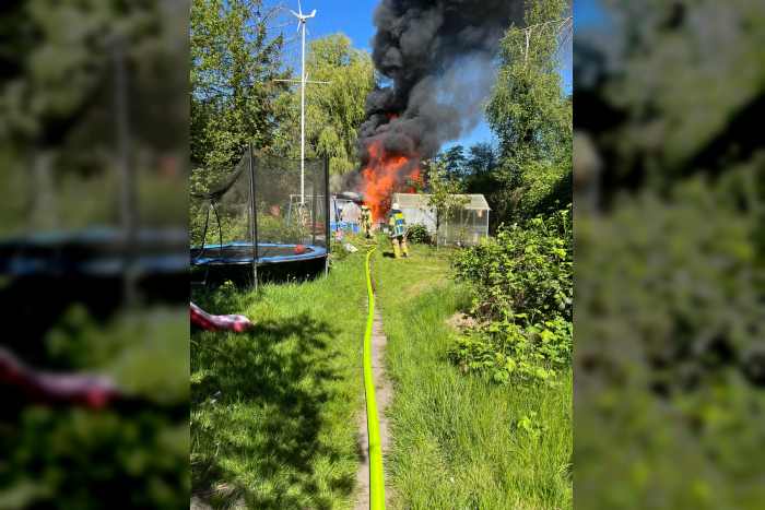 Lehe: Brand in Kleingartengebiet