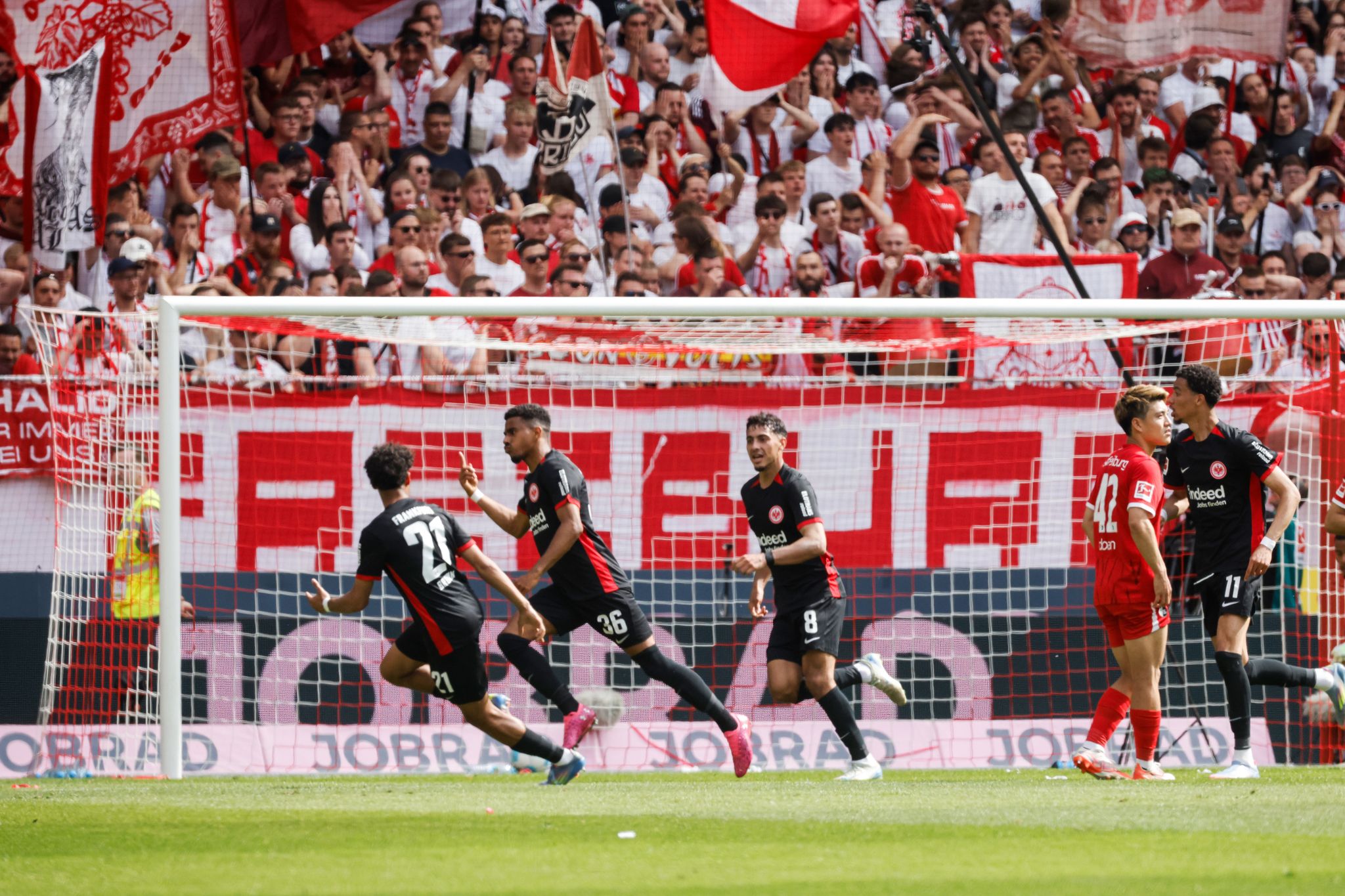 Eintracht Frankfurt und Borussia Dortmund sichern sich Champions-League-Plätze
