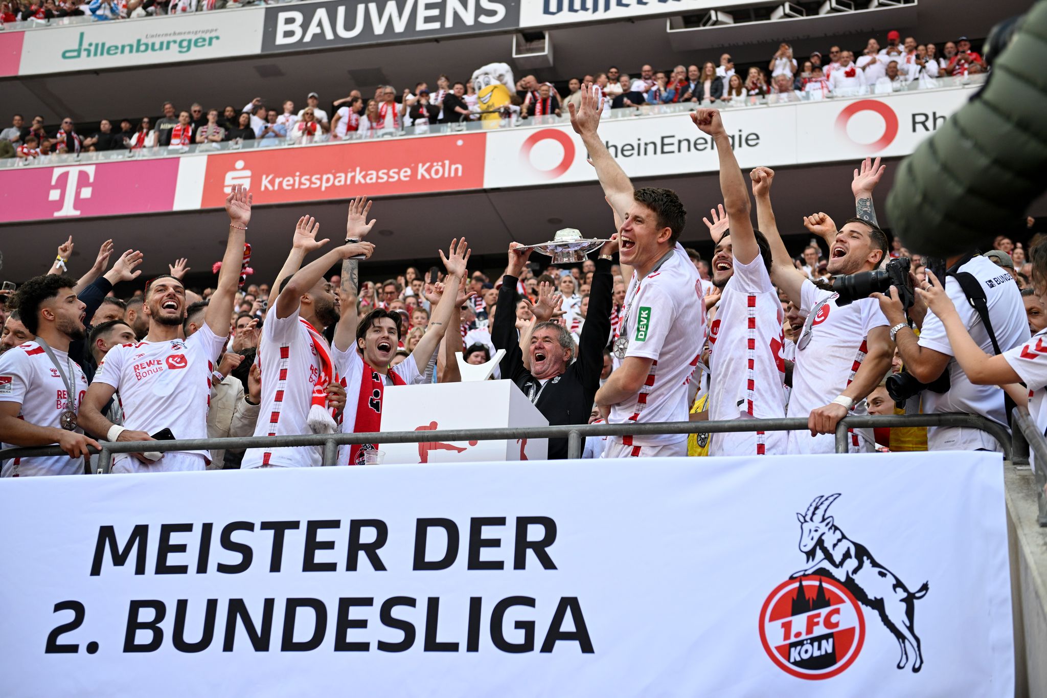 Viel zu klären beim FC – Macht Funkel mit 71 weiter?