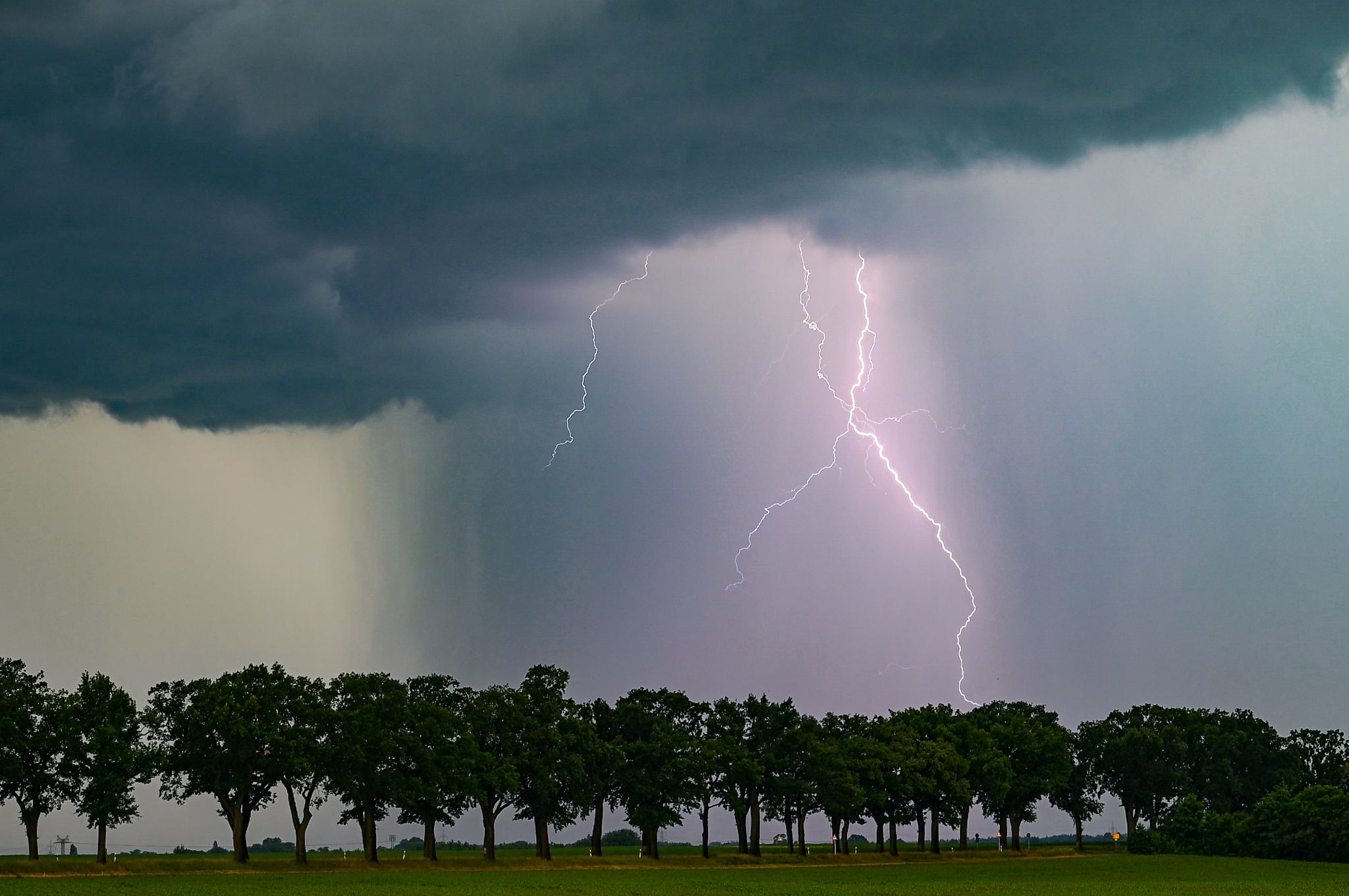 Unwetterwarnung: Gewitter und Starkregen im Anmarsch