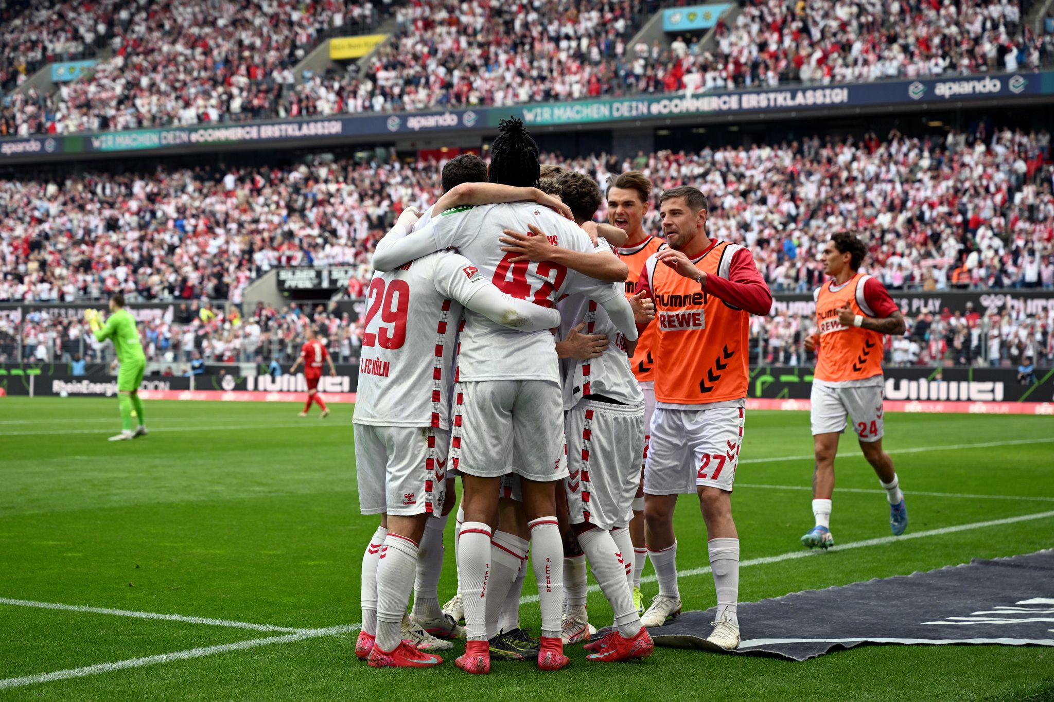 1. FC Köln und SV Elversberg jubeln über Bundesliga-Aufstieg
