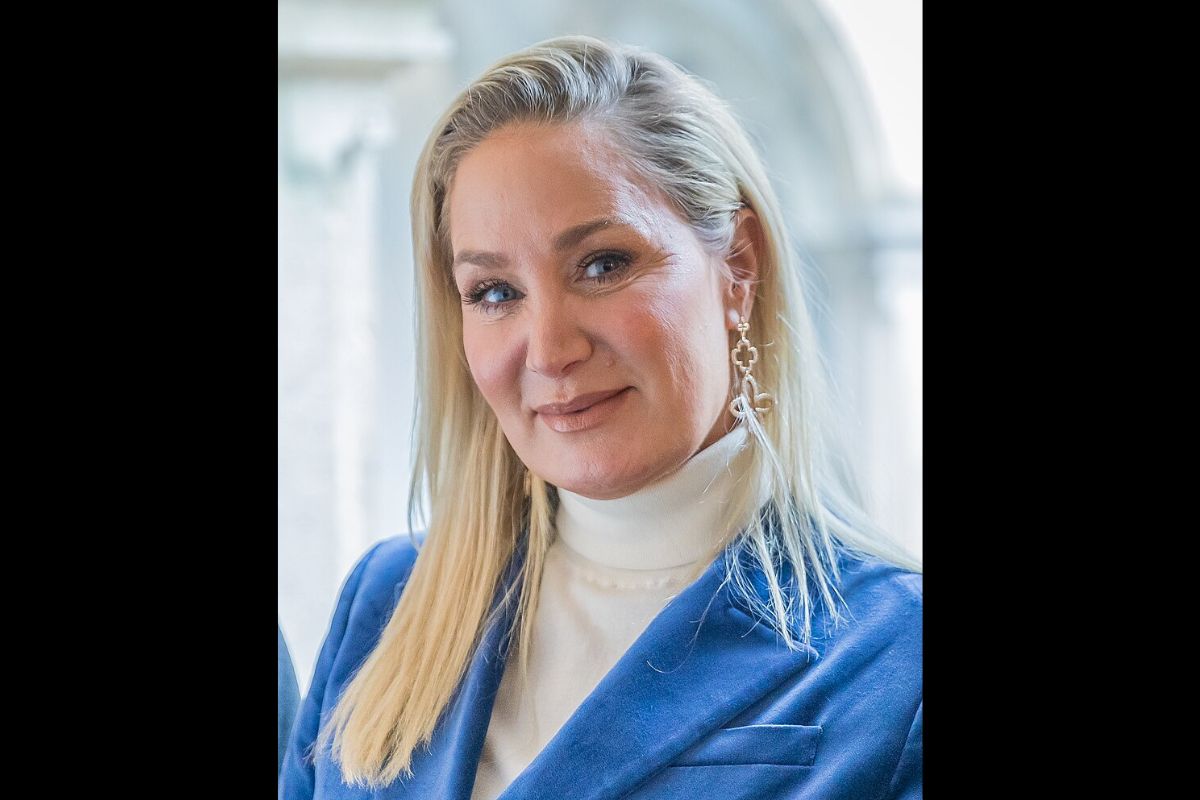 „Hausmeister Krause“-Star trauert um Schwager – Janine Kunze mit emotionalem Abschied