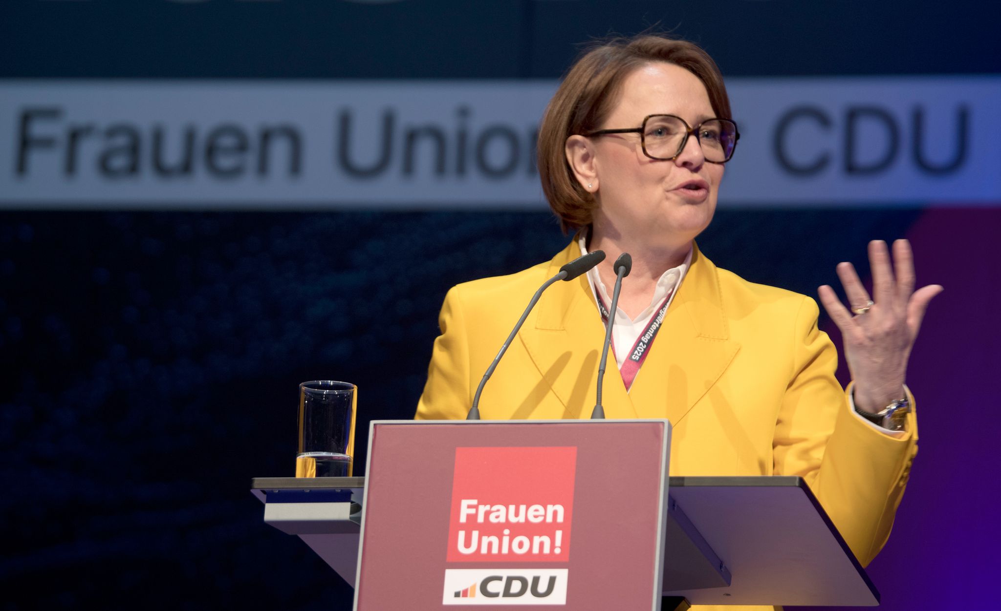 Widmann-Mauz mahnt mehr Frauen in der Politik an