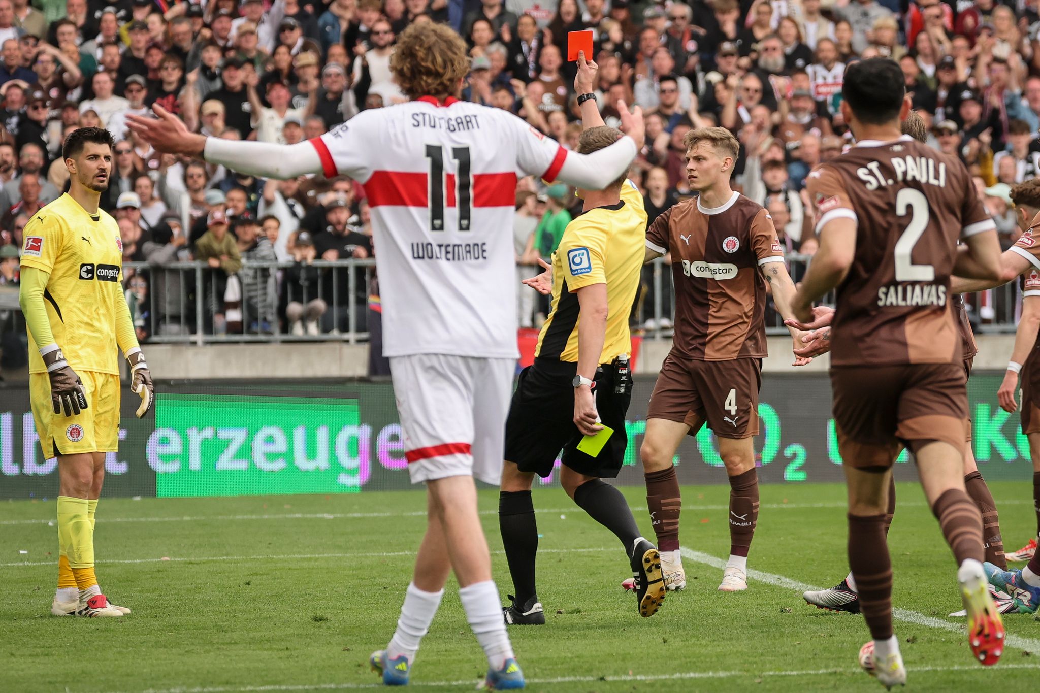 FC St. Pauli muss auf Rettung warten: 0:1 gegen Stuttgart