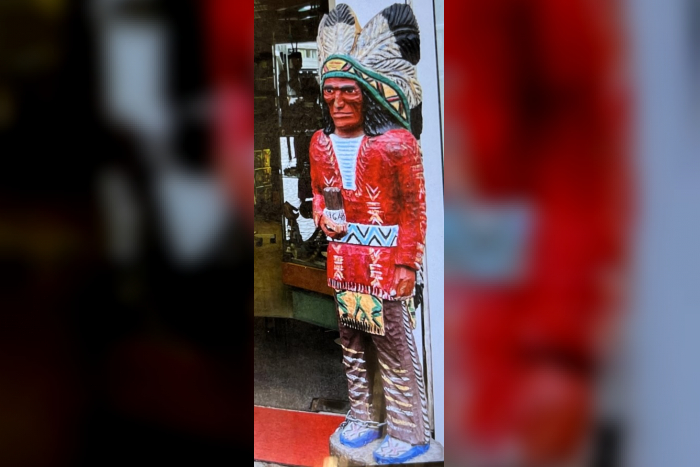 Frankfurt am Main: Diebstahl von indigener Holzfigur in Frankfurt