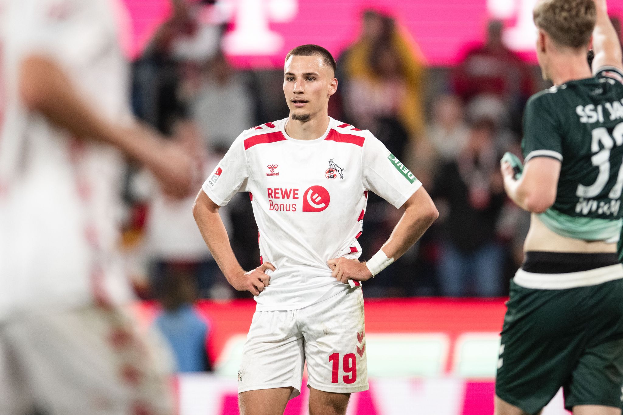 Trainer Funkel lässt Einsatz von verletztem Tim Lemperle offen