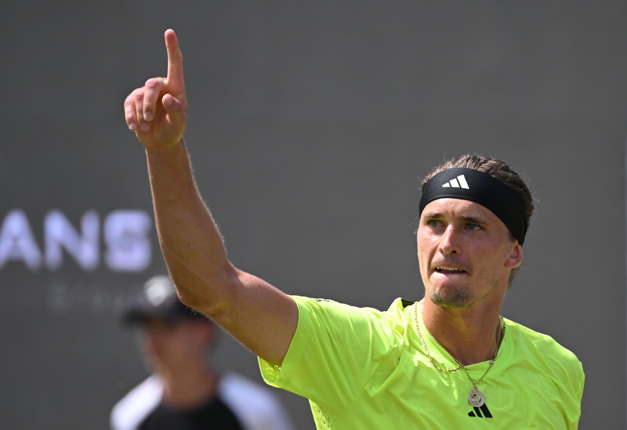 Deutscher Tennisstar Zverev greift nach 25. Titel beim Rasen-Turnier in Stuttgart