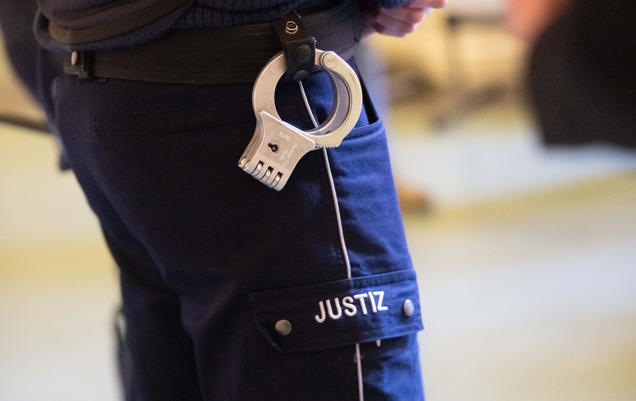 Spektakuläre Flucht: Sträfling türmt aus dem Gerichtssaal