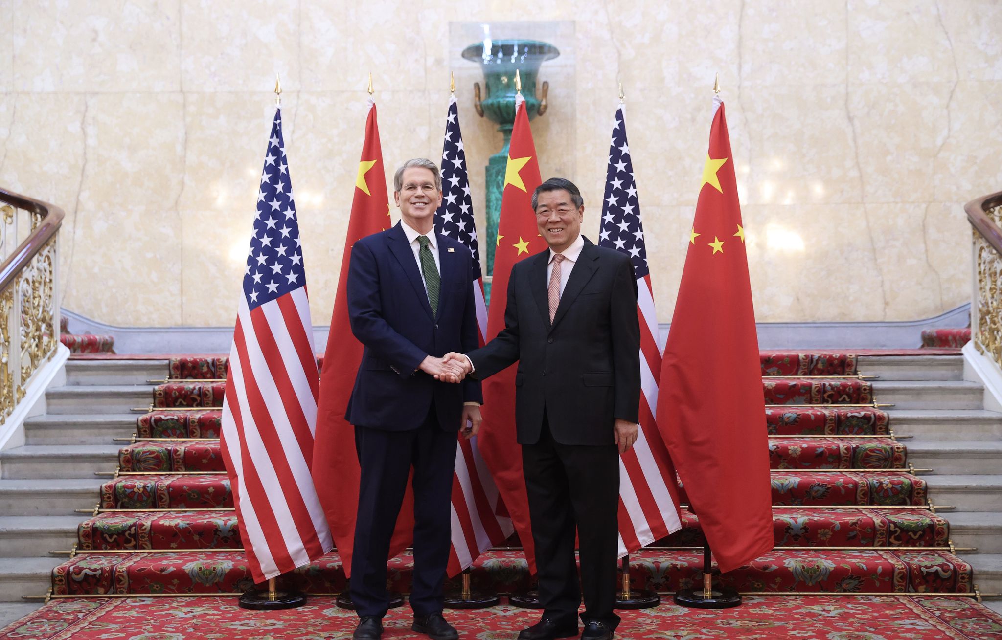 Staatsmedien: China und USA sprechen in London weiter
