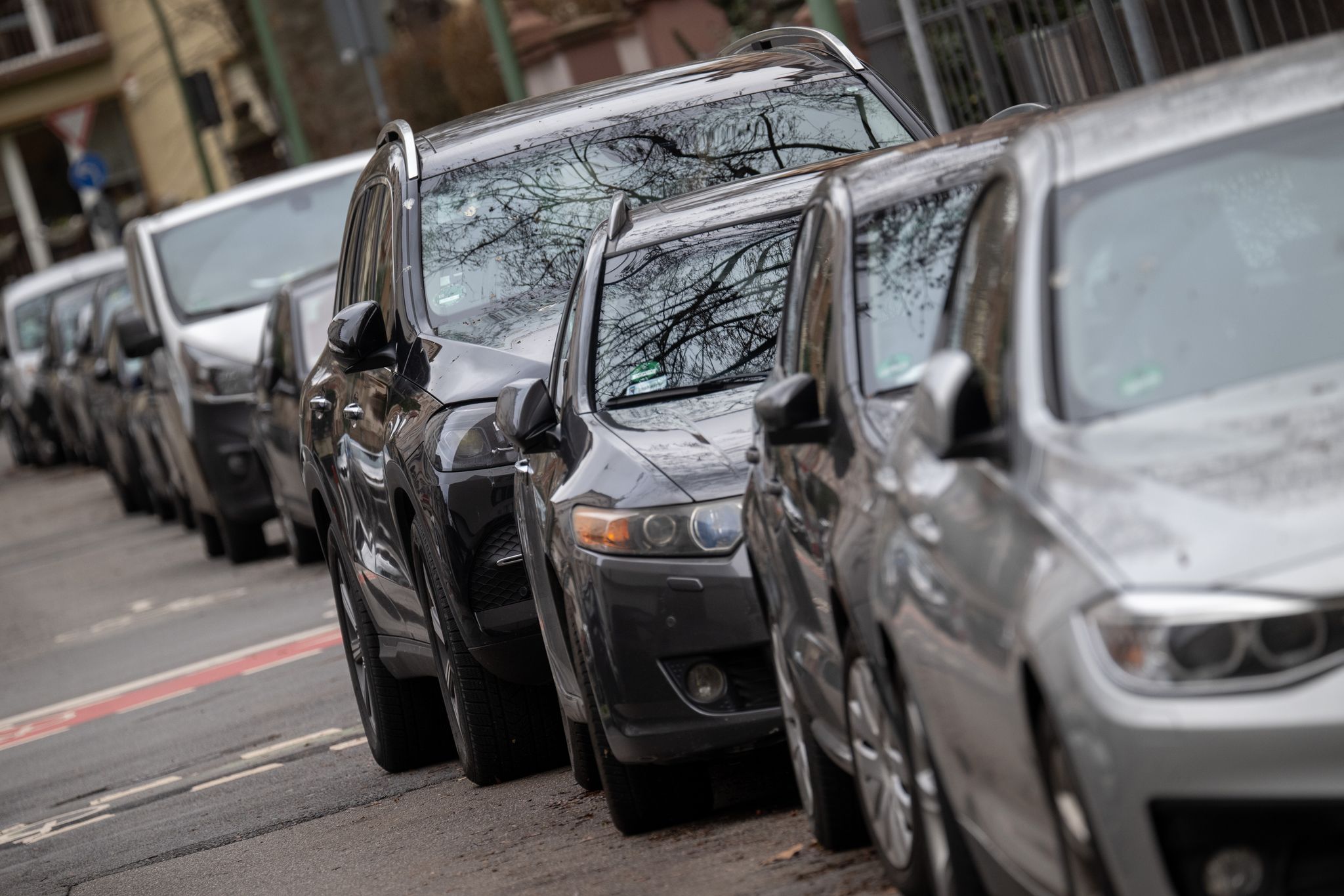 Studie warnt vor steigenden Motorhauben: Verkehrssicherheit von Kindern gefährdet