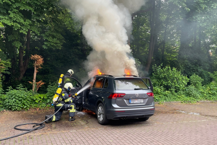 Aurich: Autobrand am Schloßplatz