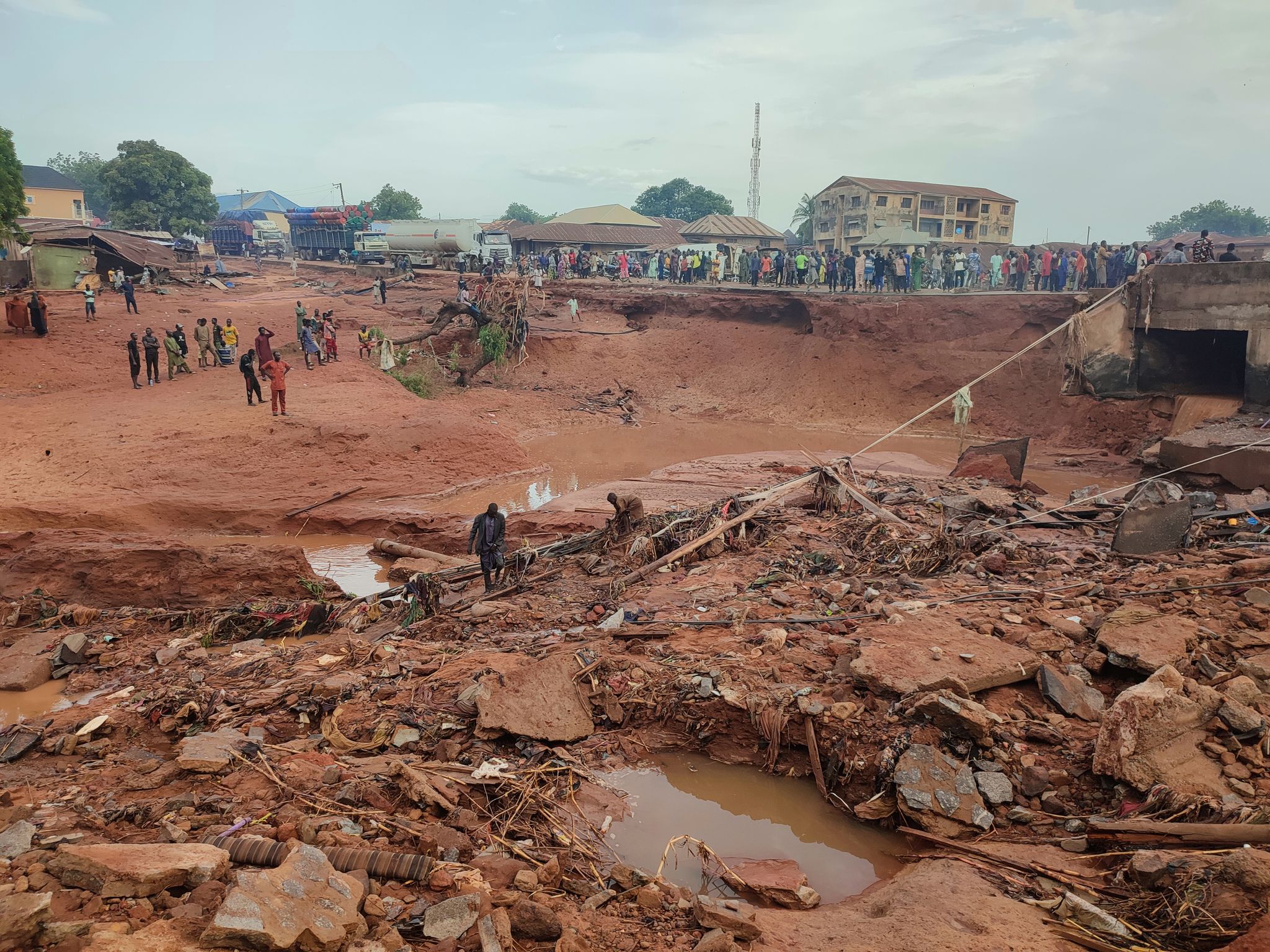 Zahl der entdeckten Fluttoten in Nigeria auf 150 gestiegen