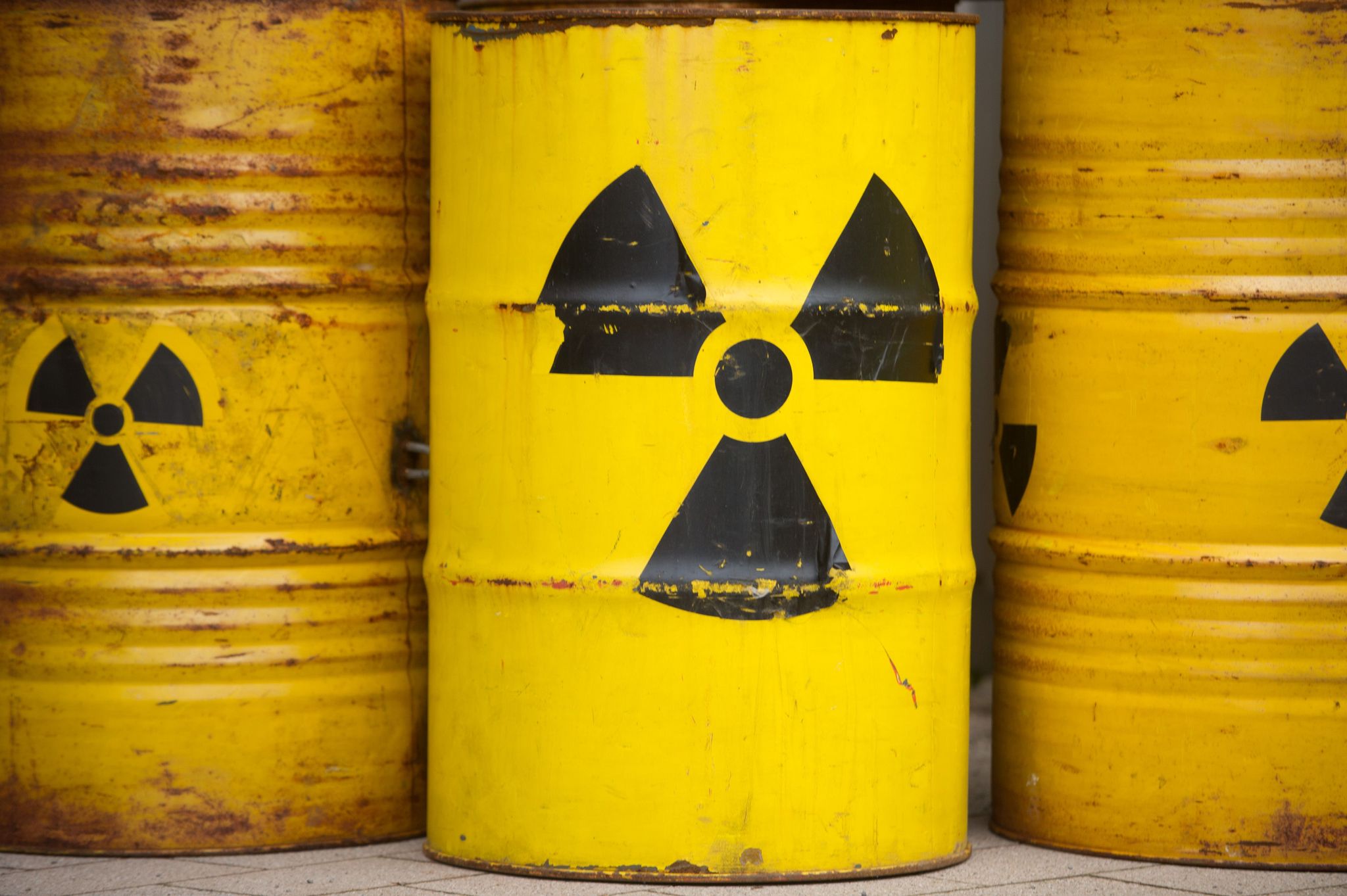 Forscher finden mehr als 1.000 Atommüll-Fässer im Atlantik