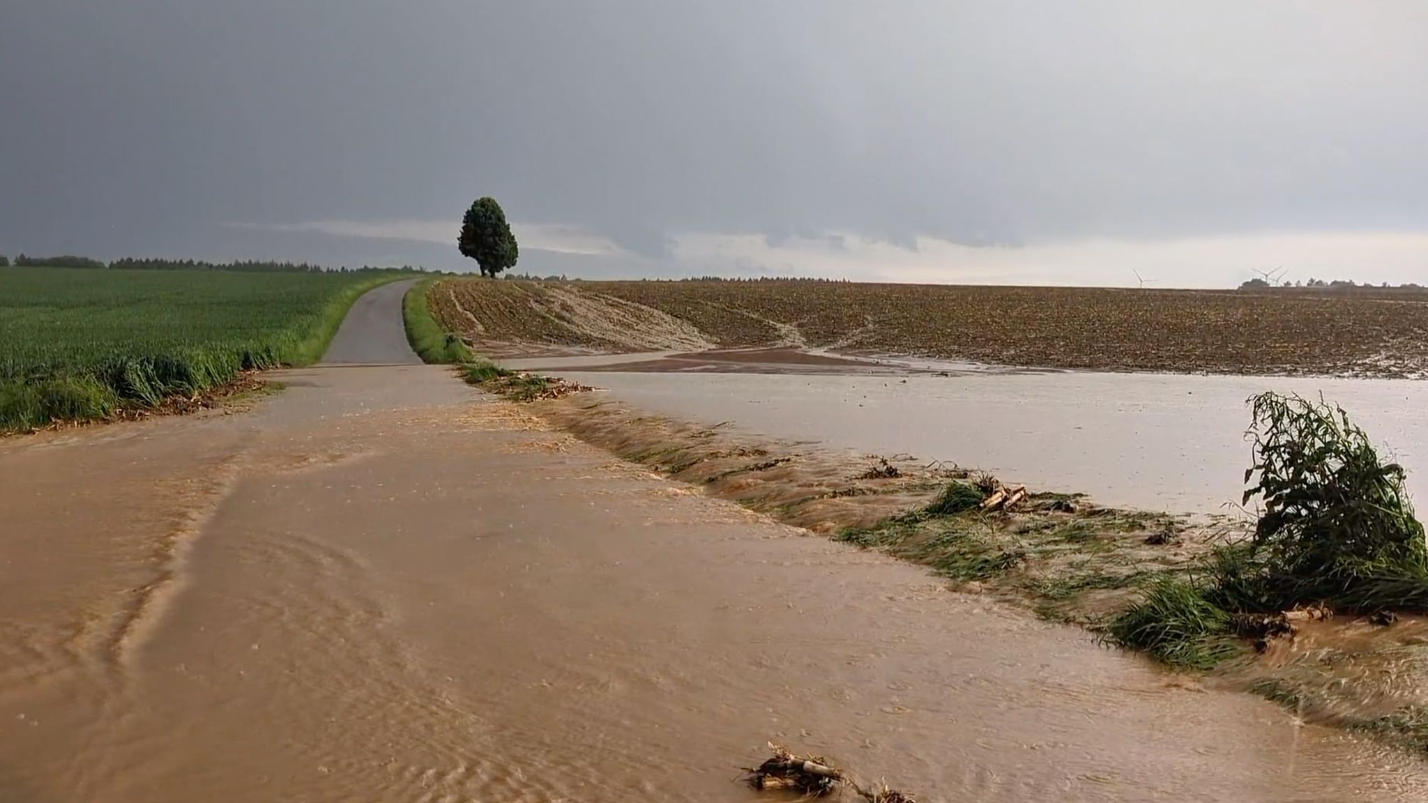 Unwetter in Deutschland verursacht Schäden und Verletzte