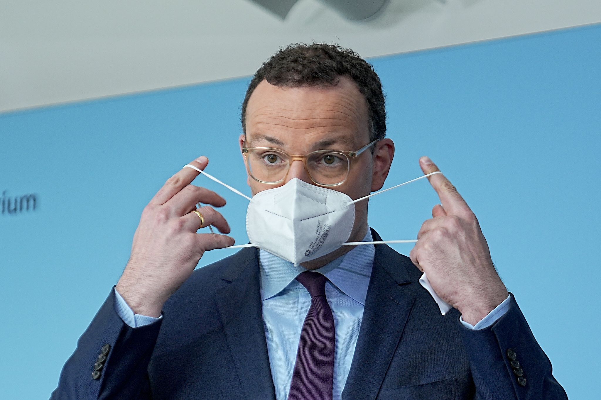 Spahn in Maskenaffäre: Eigenmächtige Entscheidungen mit Folgen