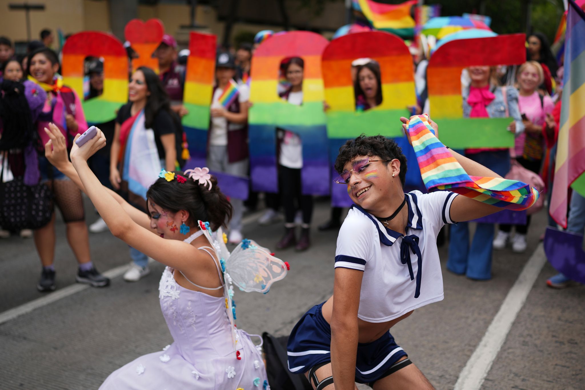 800.000 Menschen feiern Pride-Parade in Mexiko