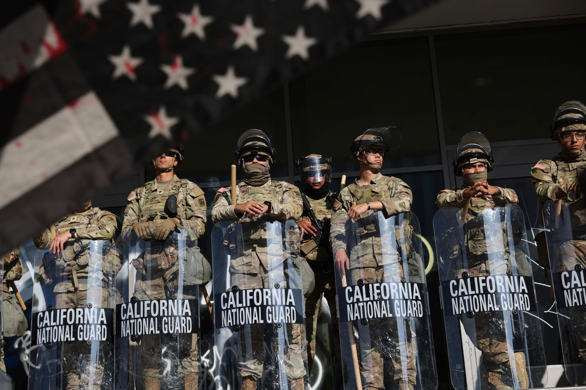 Trump warnt vor brennender Stadt, Los Angeles beschwichtigt