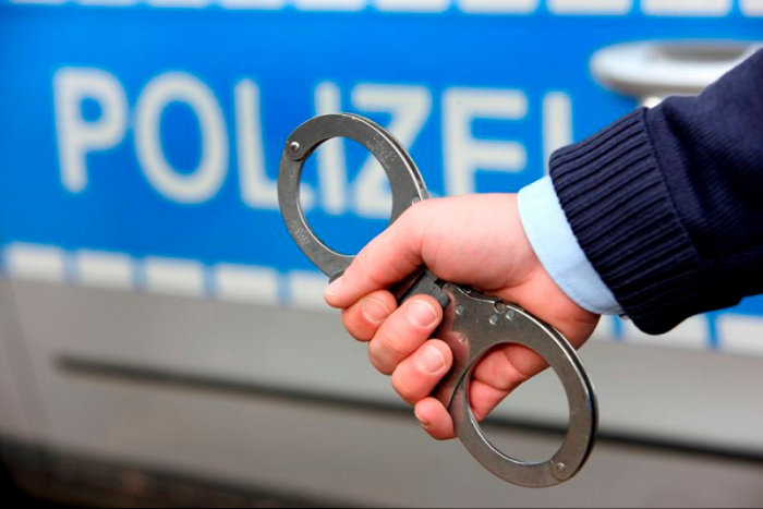 Langenfeld: Polizei stellt 36-Jährigen nach versuchtem Einbruch fest