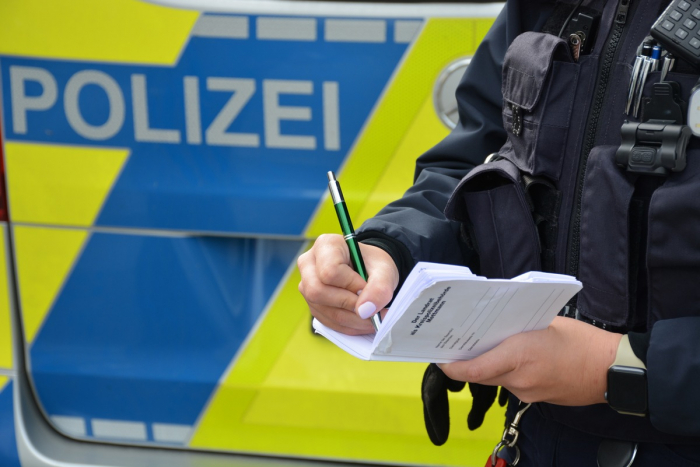 Ratingen: Senior verursacht Alleinunfall