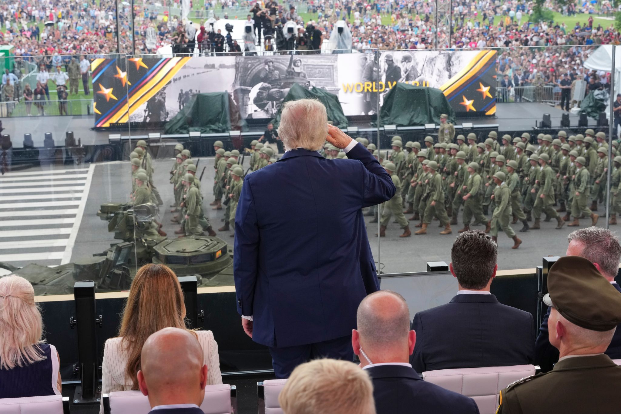Trump bekommt Militärparade – und Massenproteste