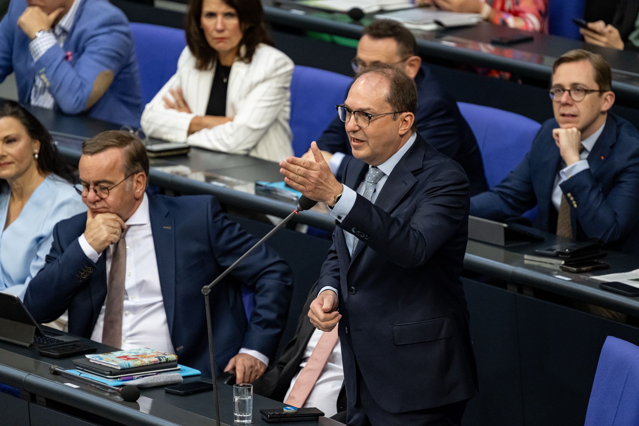Familiennachzug zu bestimmten Flüchtlingen wird ausgesetzt