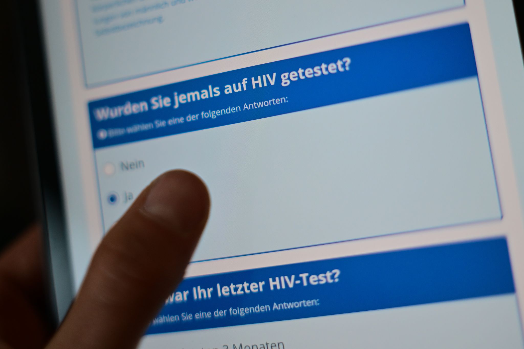 Stabile HIV-Neudiagnosen in Deutschland, Männer dominieren Infektionsgeschehen