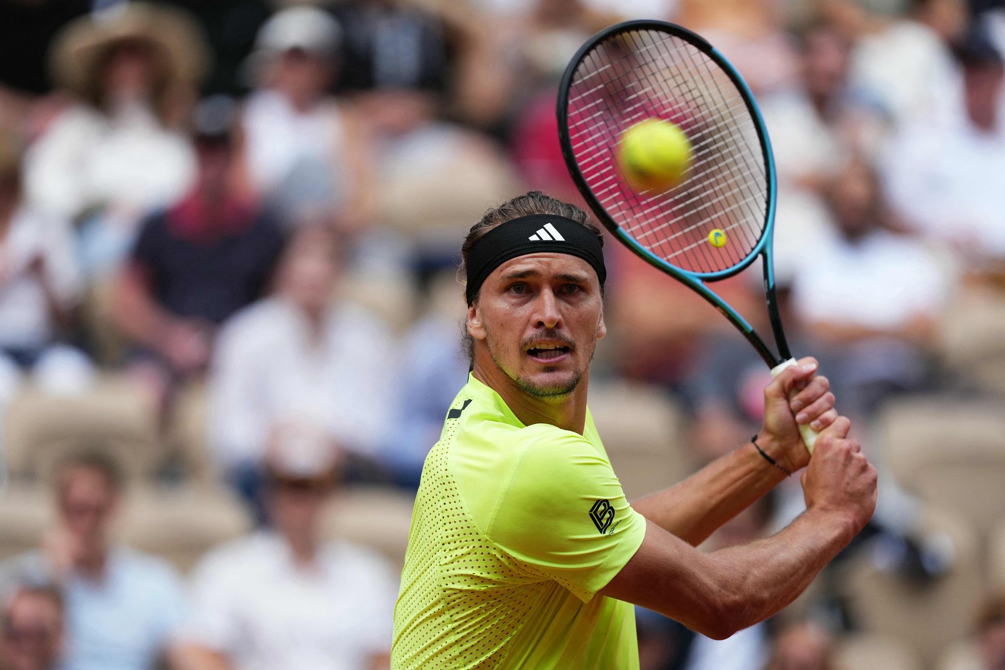 Zverev mühelos ins Viertelfinale bei den French Open