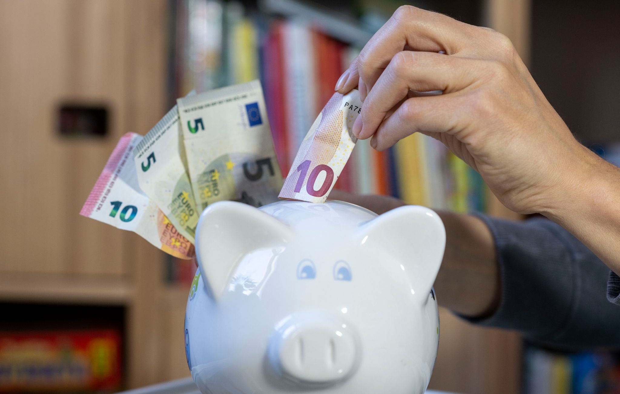 Niedrige Zinsen für Sparer: EZB senkt Leitzinsen erneut