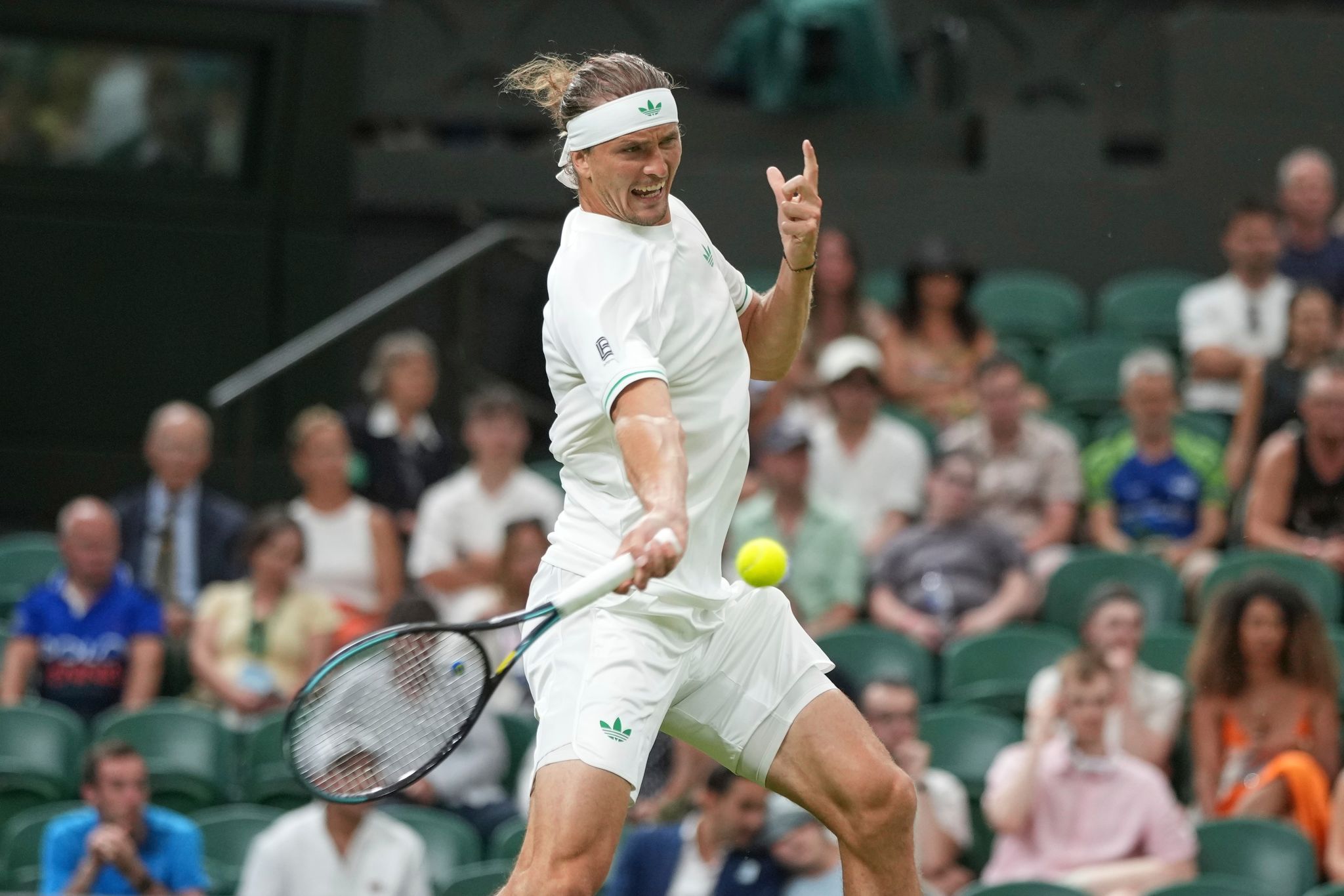 Abbruch am Abend: Zverev droht frühes Wimbledon-Aus