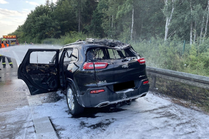Bad Hersfeld: Brand eines Wohnwagengespanns auf der A7