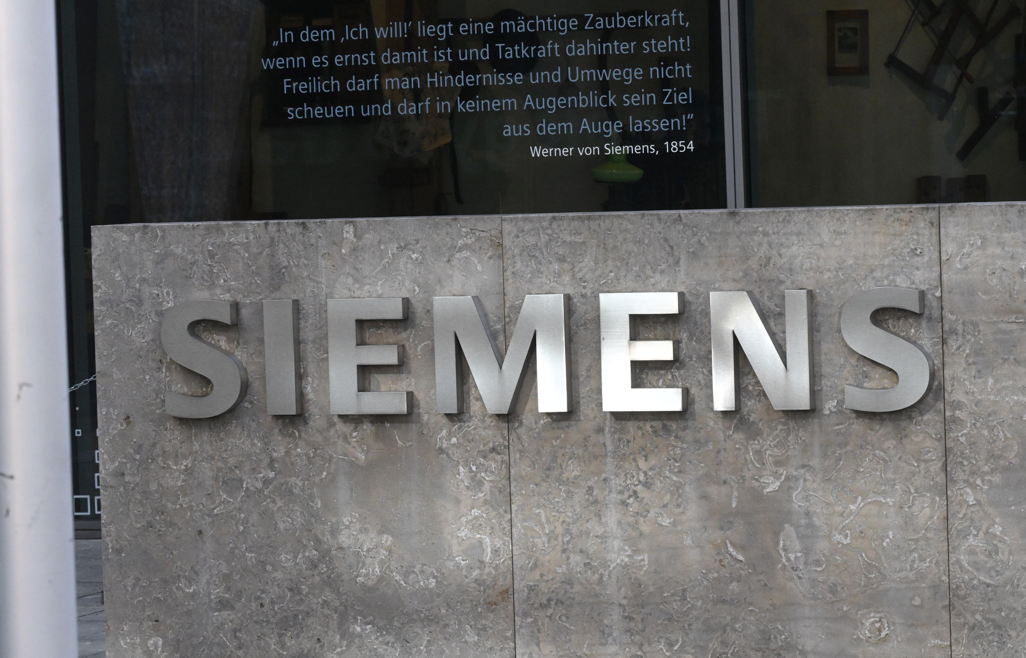 Siemens einigt sich mit Arbeitnehmervertretern auf Transformationsvereinbarung
