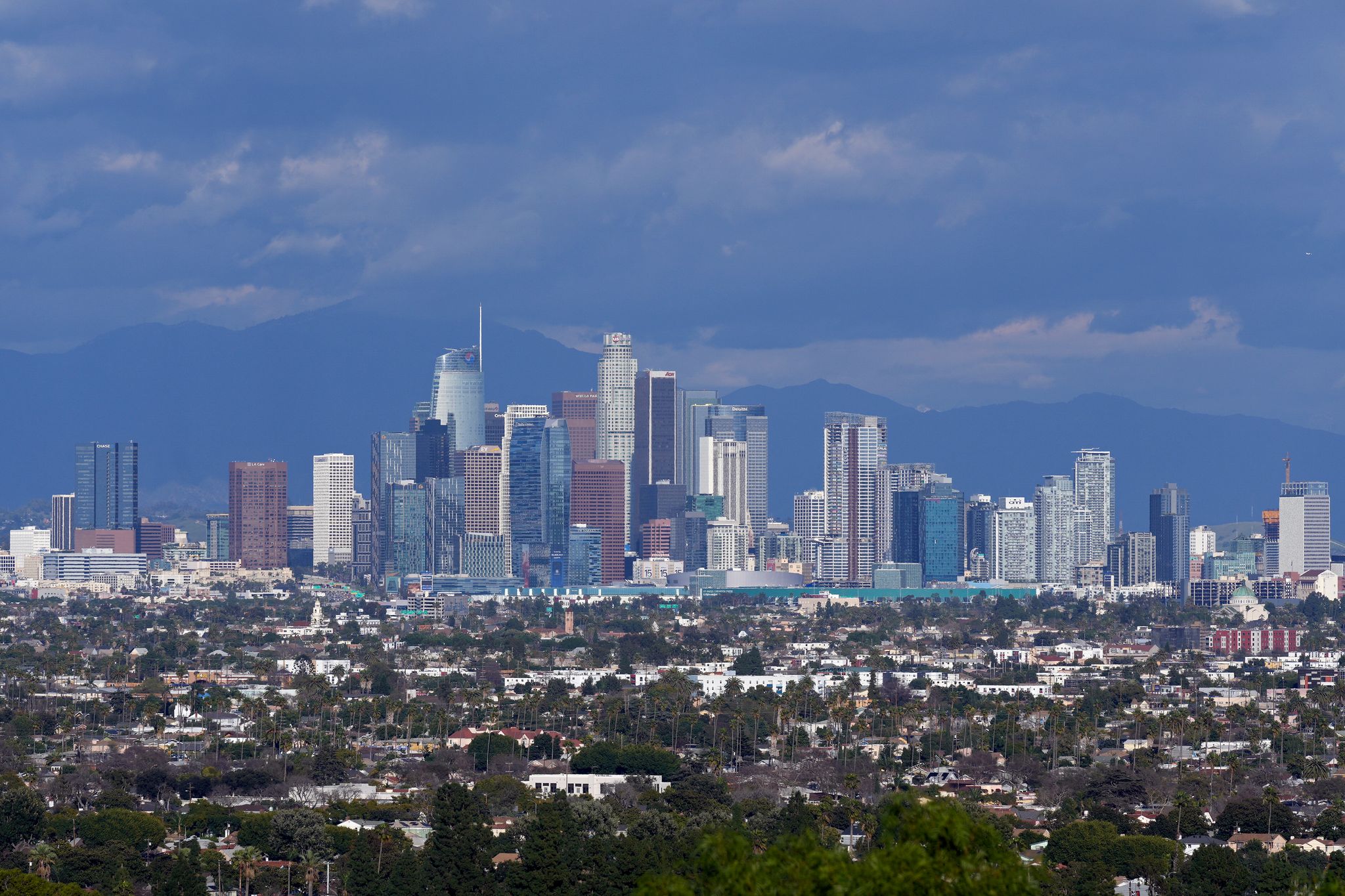 Auto fährt in Menschenmenge in Los Angeles – 31 Verletzte