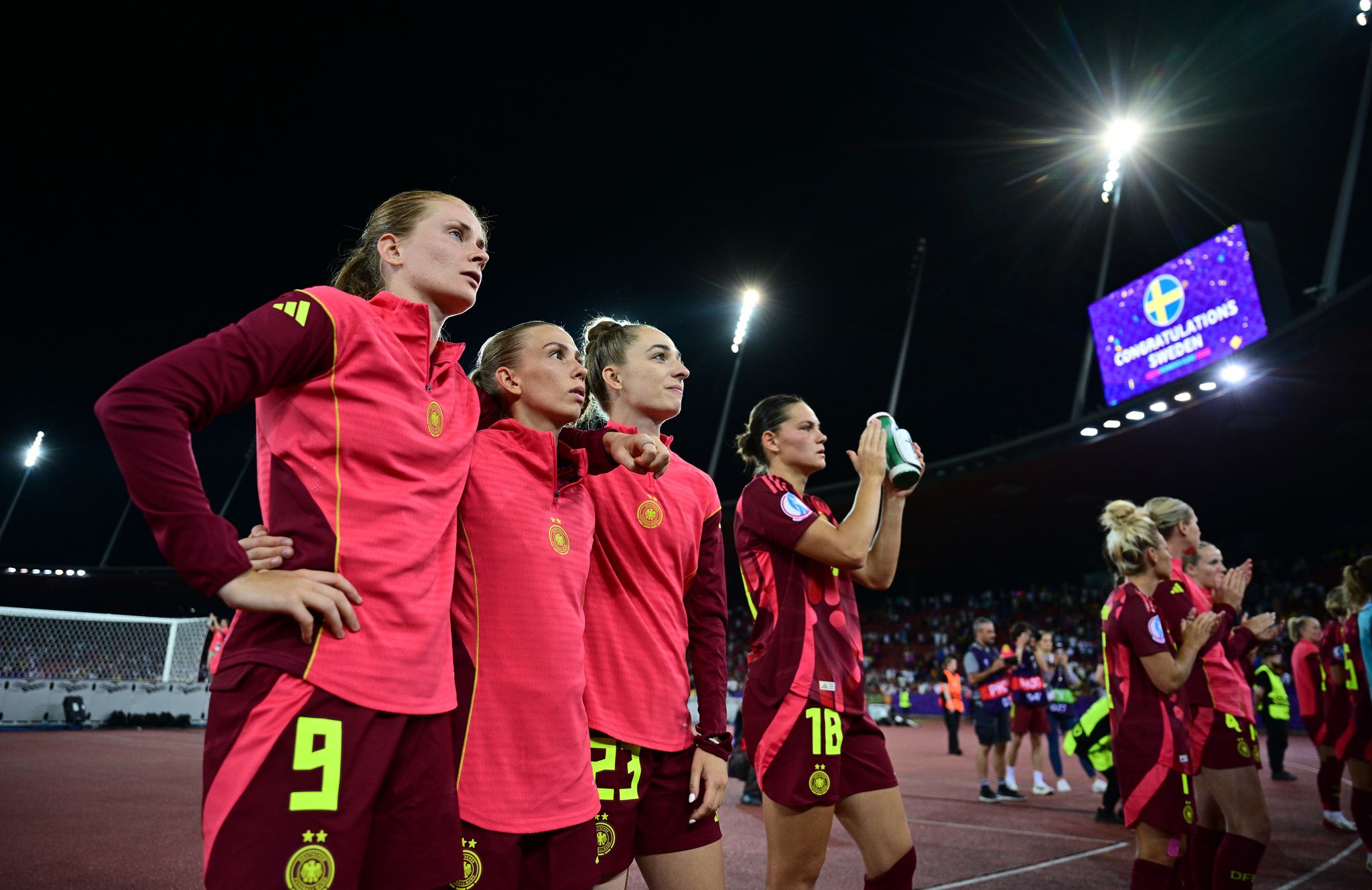 Deutsche Fußballerinnen nach historischer Niederlage frustriert