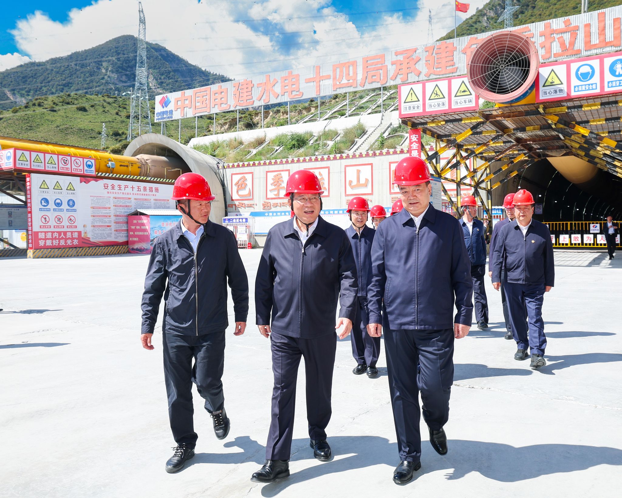 China beginnt Bau gigantischen Staudamms in Tibet