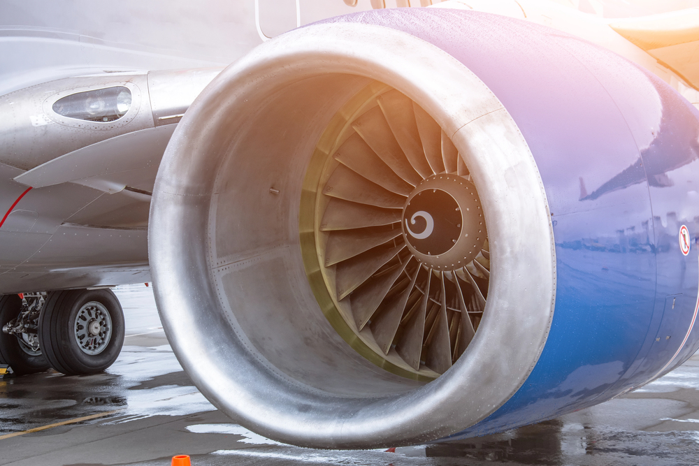 Drama auf Flughafen – Mann wird von Flugzeug-Triebwerk in den Tod gerissen