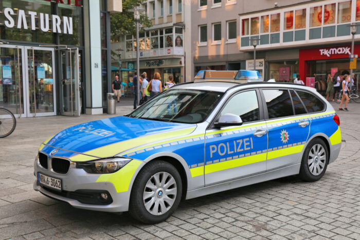 Sattelschlepper rast in Wohnhaus – Zwei Tote bei Unfall in Oberhausen