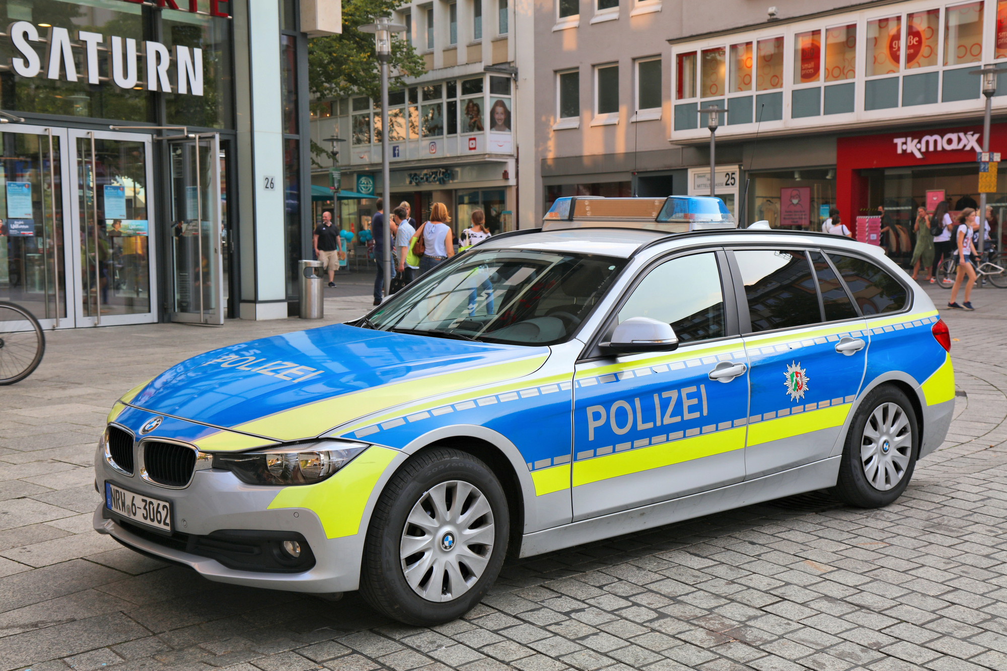 Sattelschlepper rast in Wohnhaus – Zwei Tote bei Horror-Crash in Oberhausen