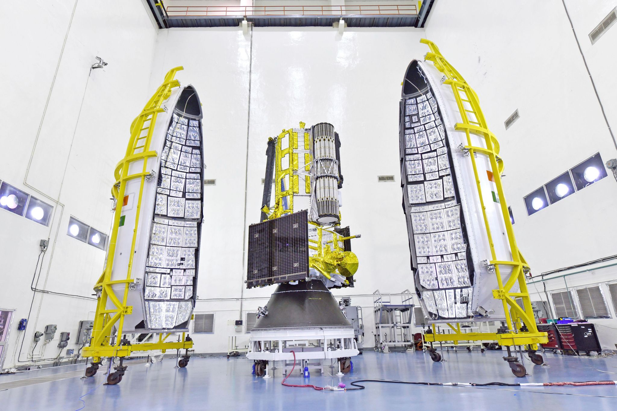 Neuer Satellit verfolgt Bewegung der Erdoberfläche