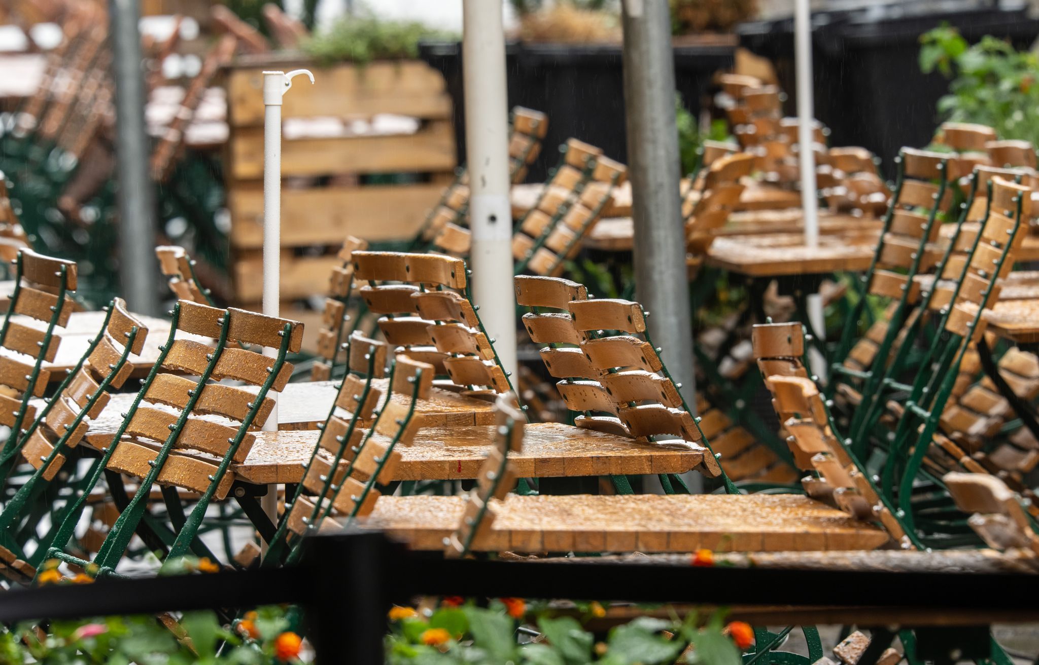 Dehoga: Regenwetter hat Gastro-Geschäft beeinträchtigt