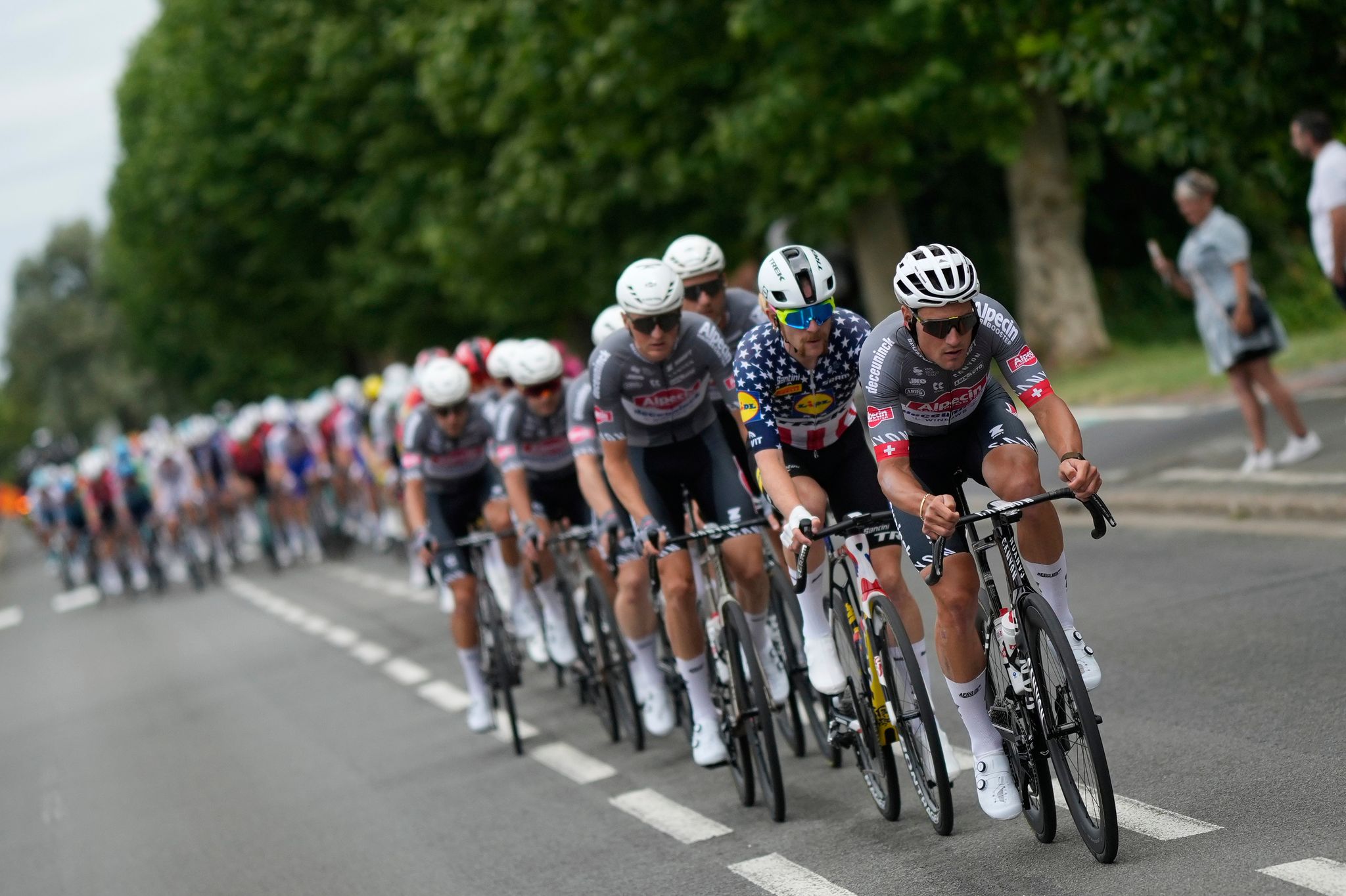 Philipsen jubelt bei Tour-Auftakt – Rückschlag für Red Bull