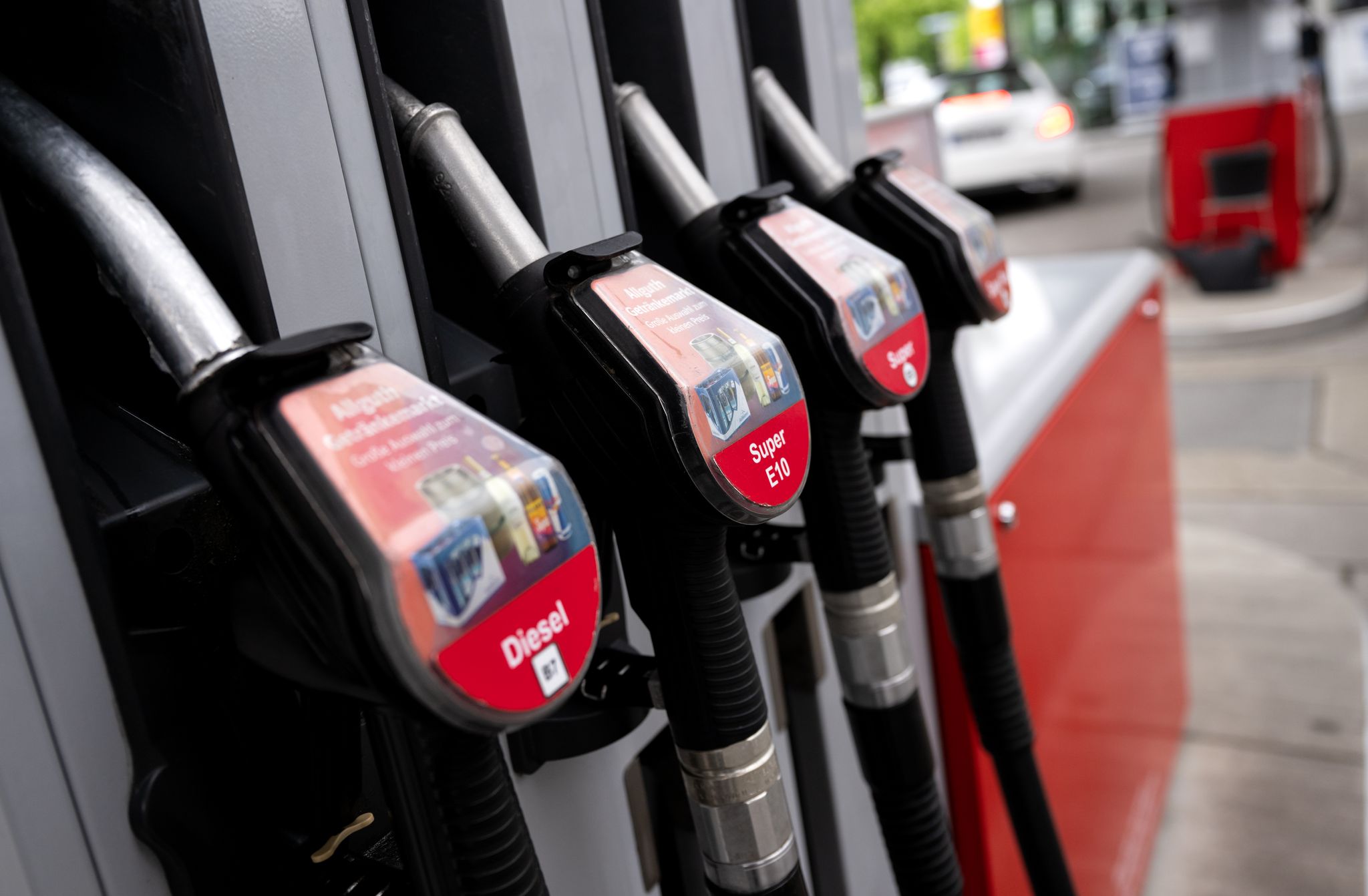 Diesel kaum billiger als Super – Selbstzünder lohnt seltener