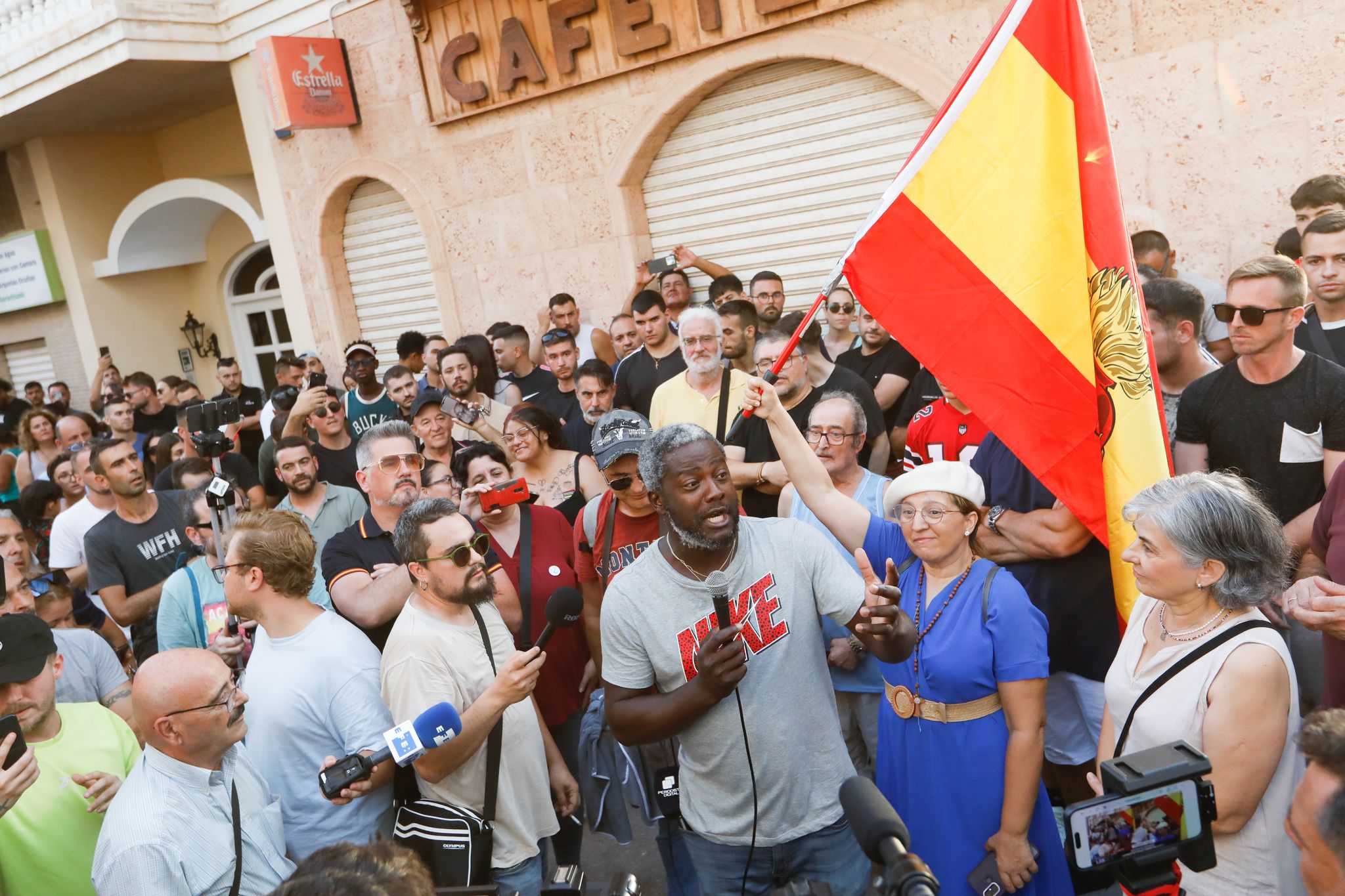 Polizei beendet rassistische Krawalle im Südosten Spaniens